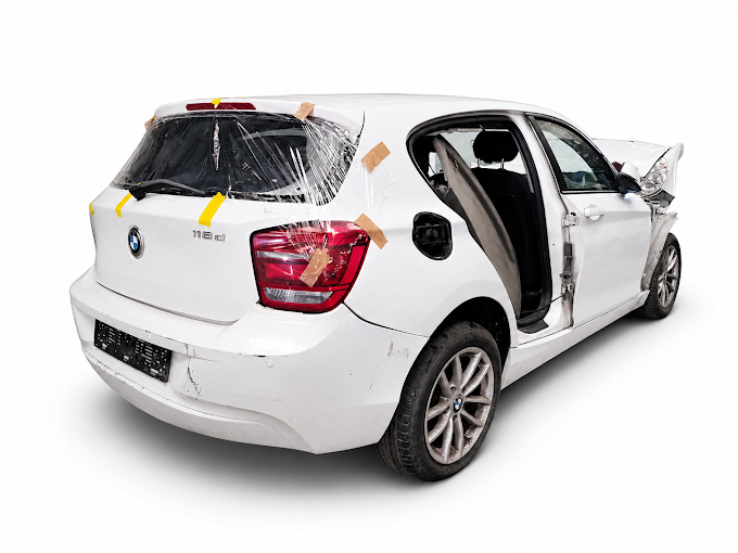 VOITURE CASSE BMW Série 1